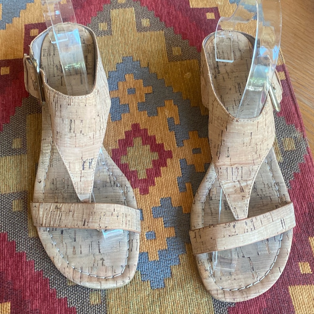 Donald Pliner Dylan wedges